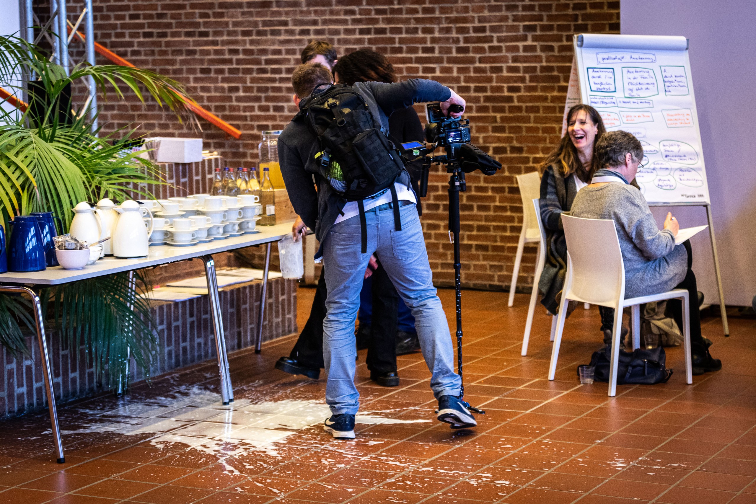 30_jahre_mauerfall_bundesregierung_jubiläumsjahr_orca_vaterblut_agentur_event_buffet_milch