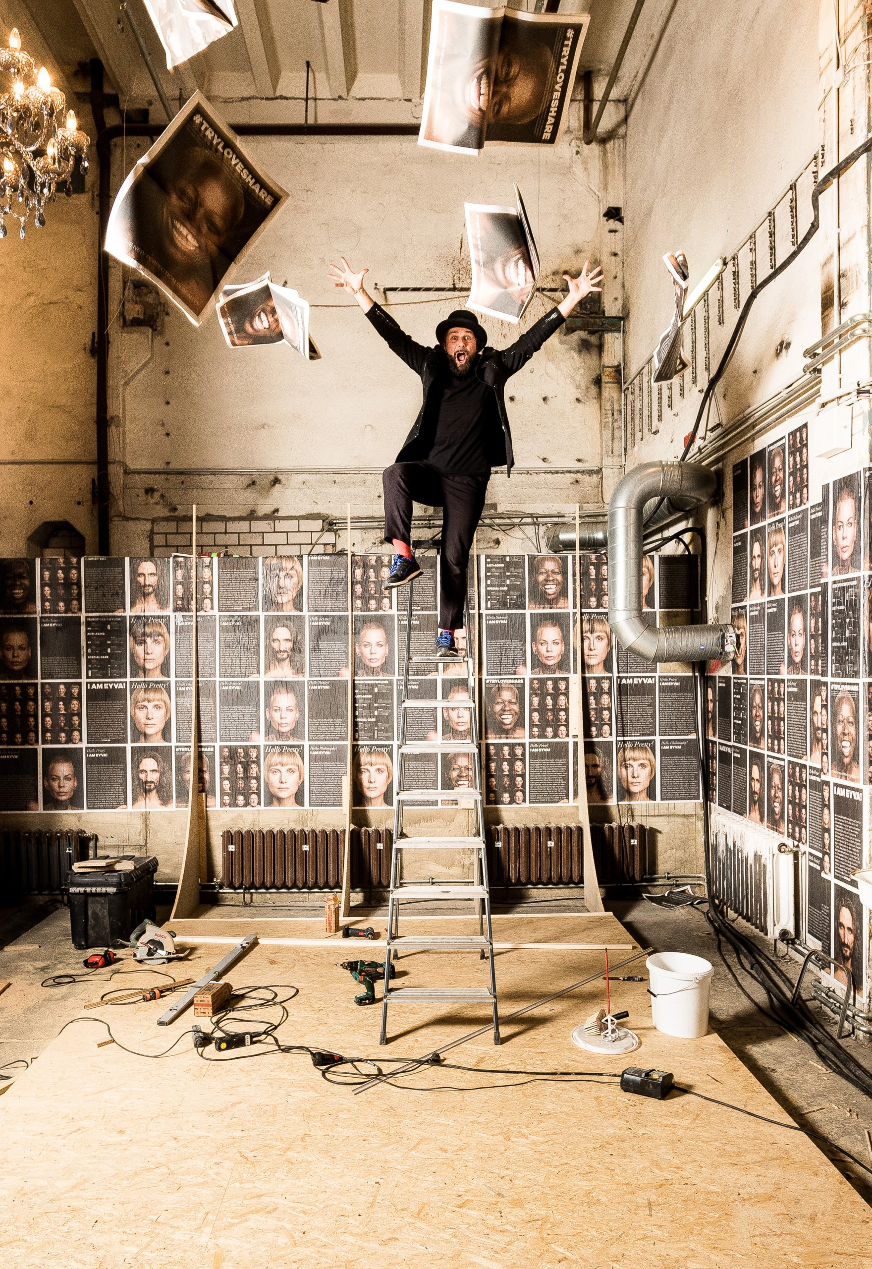 eyva_kosmetikbranche_vaterblut_agentur_kampagne_fotoshooting_set-up_leiter