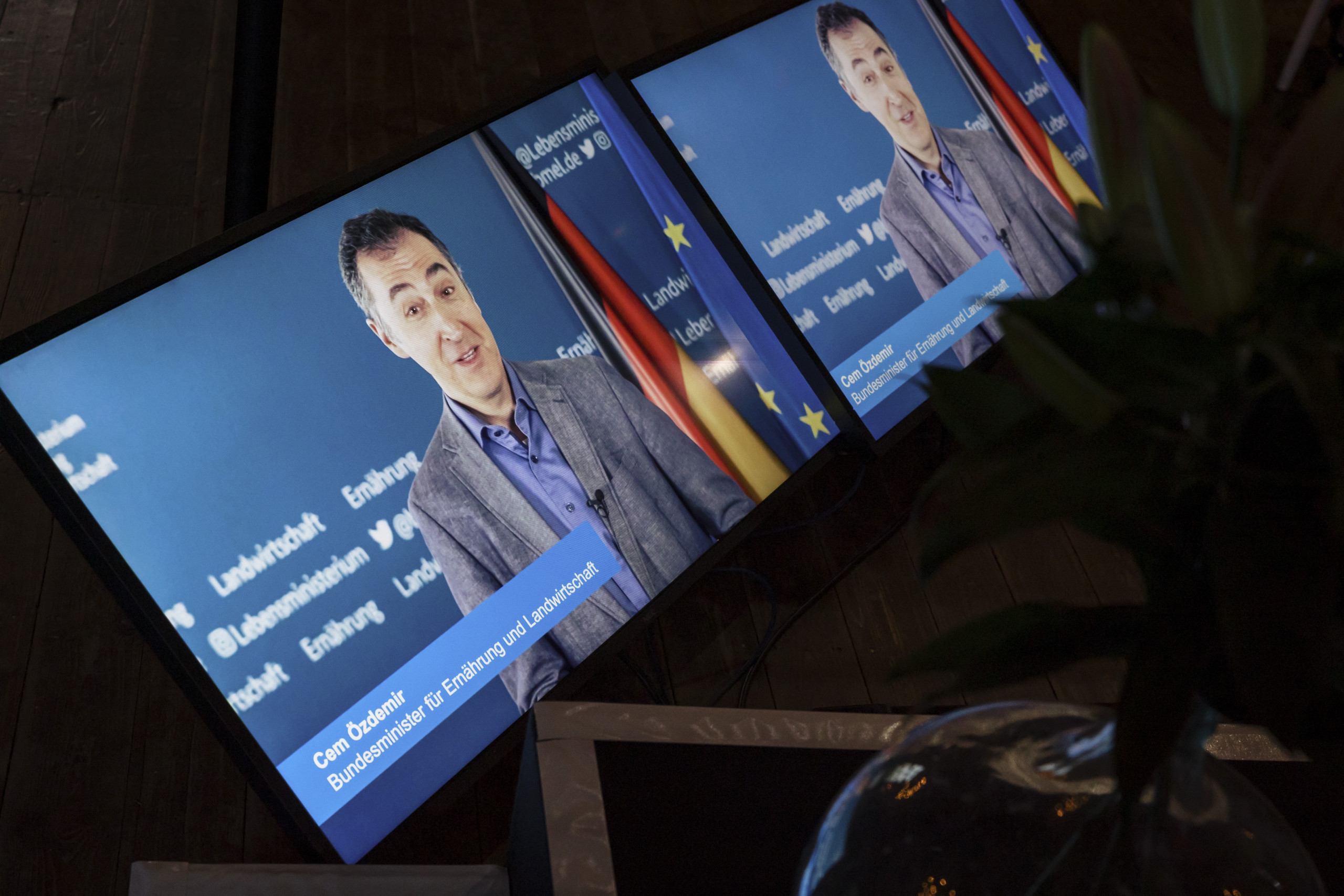 zweirad_vaterblut__bühne_speaker_live