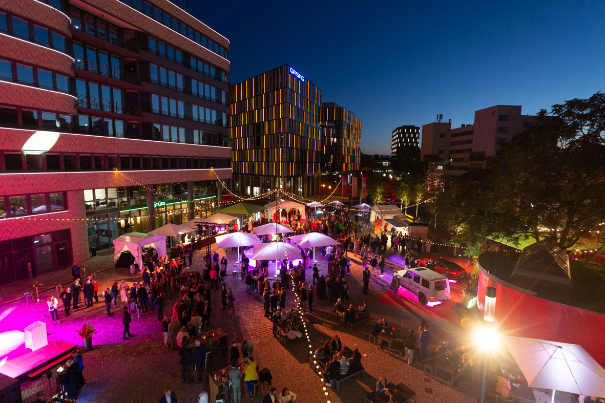 vbki_sommerfest_vaterblut_berlin_eurefcampus_goldenhour