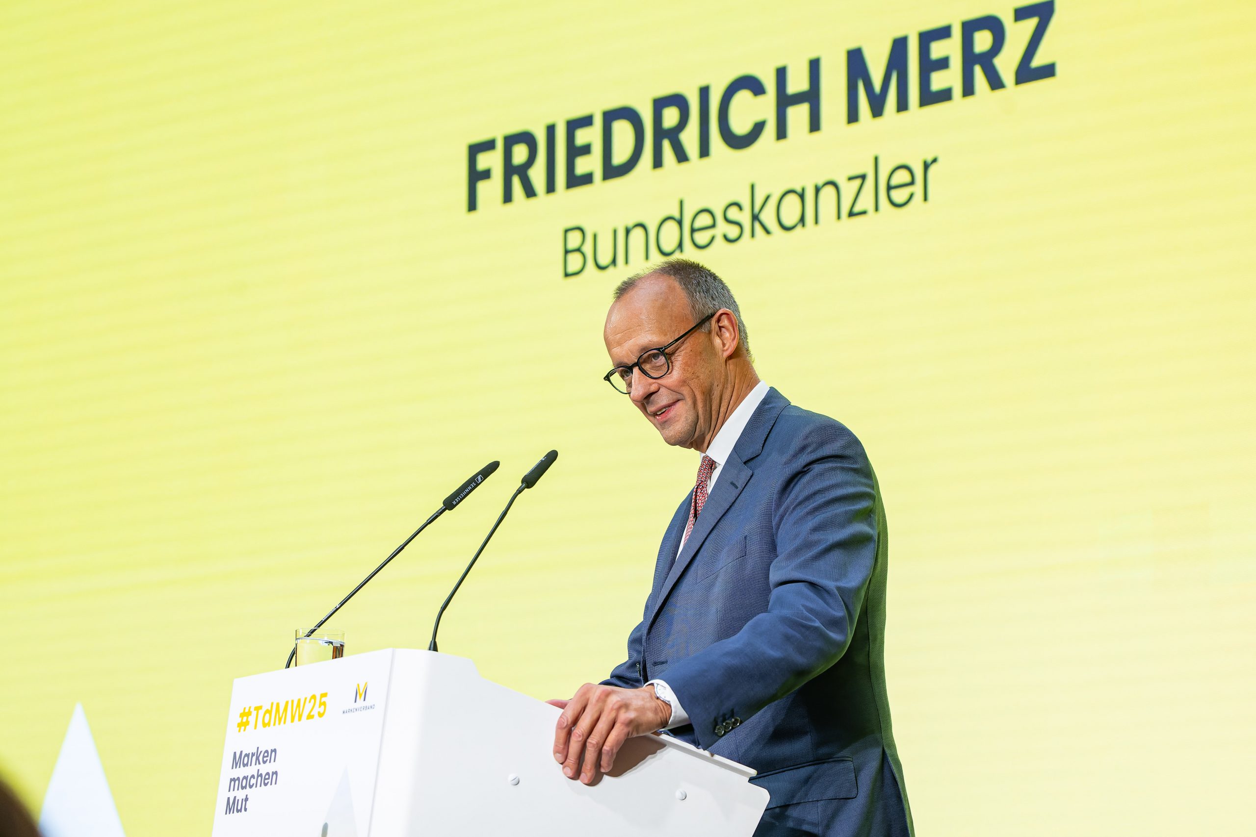 markenverband_vaterblut_agentur_event_bühne_tag_der_markenwirtschaft_2025_friedrich_merz_bundeskanzler