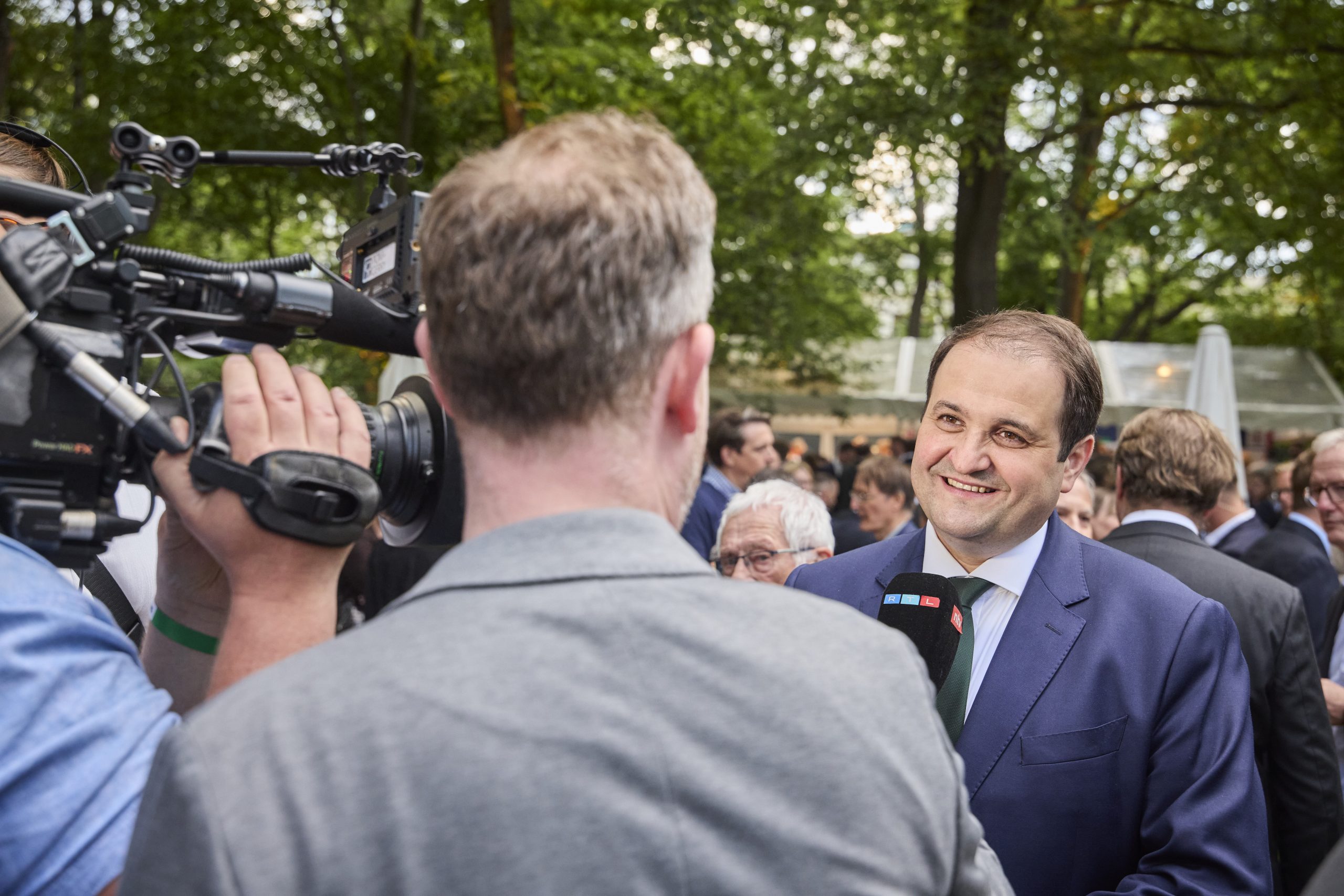 Nathanael Liminski_CDU_NRW-Minister_Staatskanzlei_Chef_Fest_RTL_Interview_Agentur_VATERBLUT